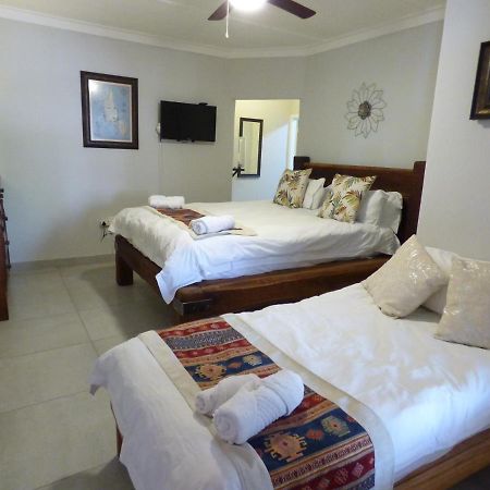Villa Africa Guesthouse Цумеб Екстер'єр фото