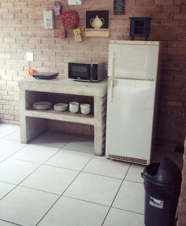 Villa Africa Guesthouse Цумеб Екстер'єр фото