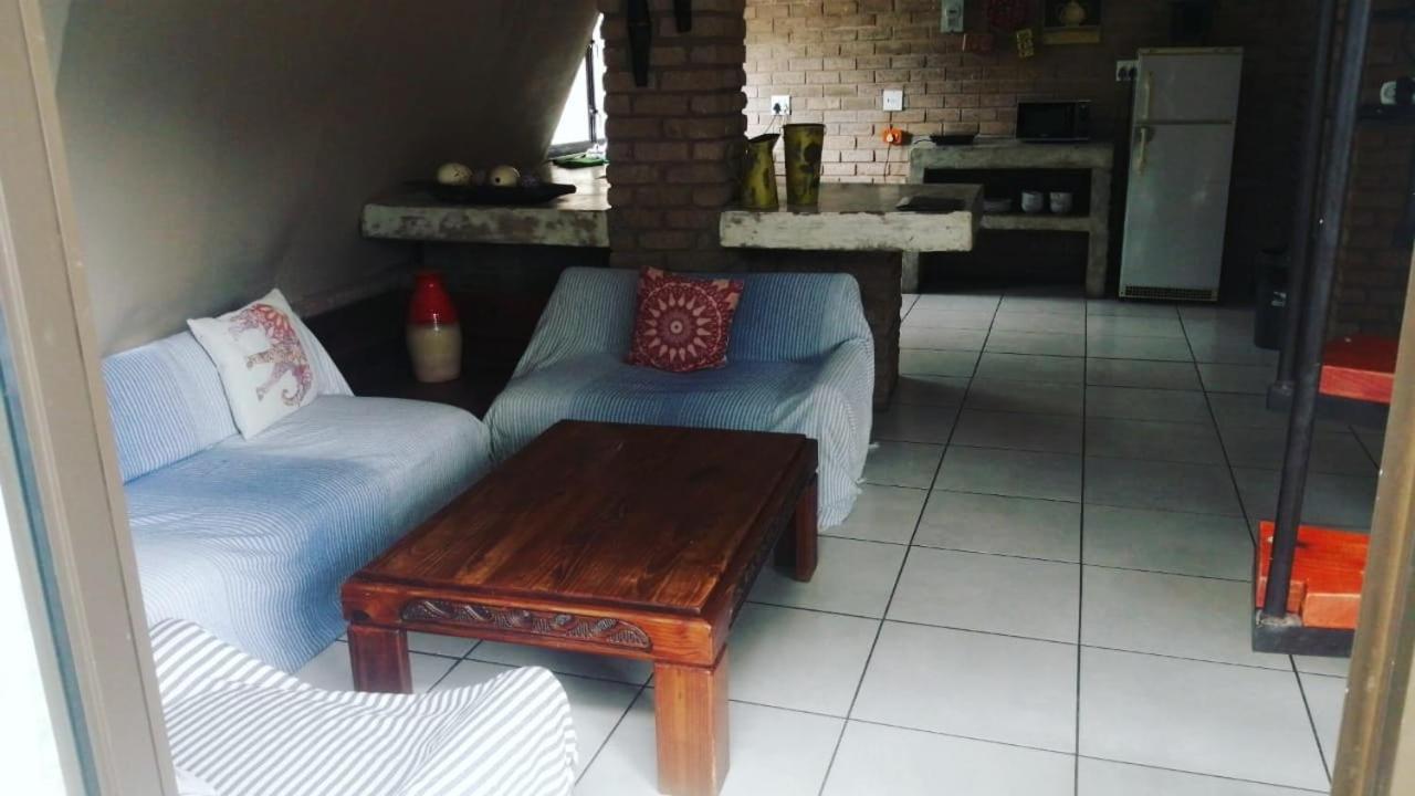 Villa Africa Guesthouse Цумеб Екстер'єр фото