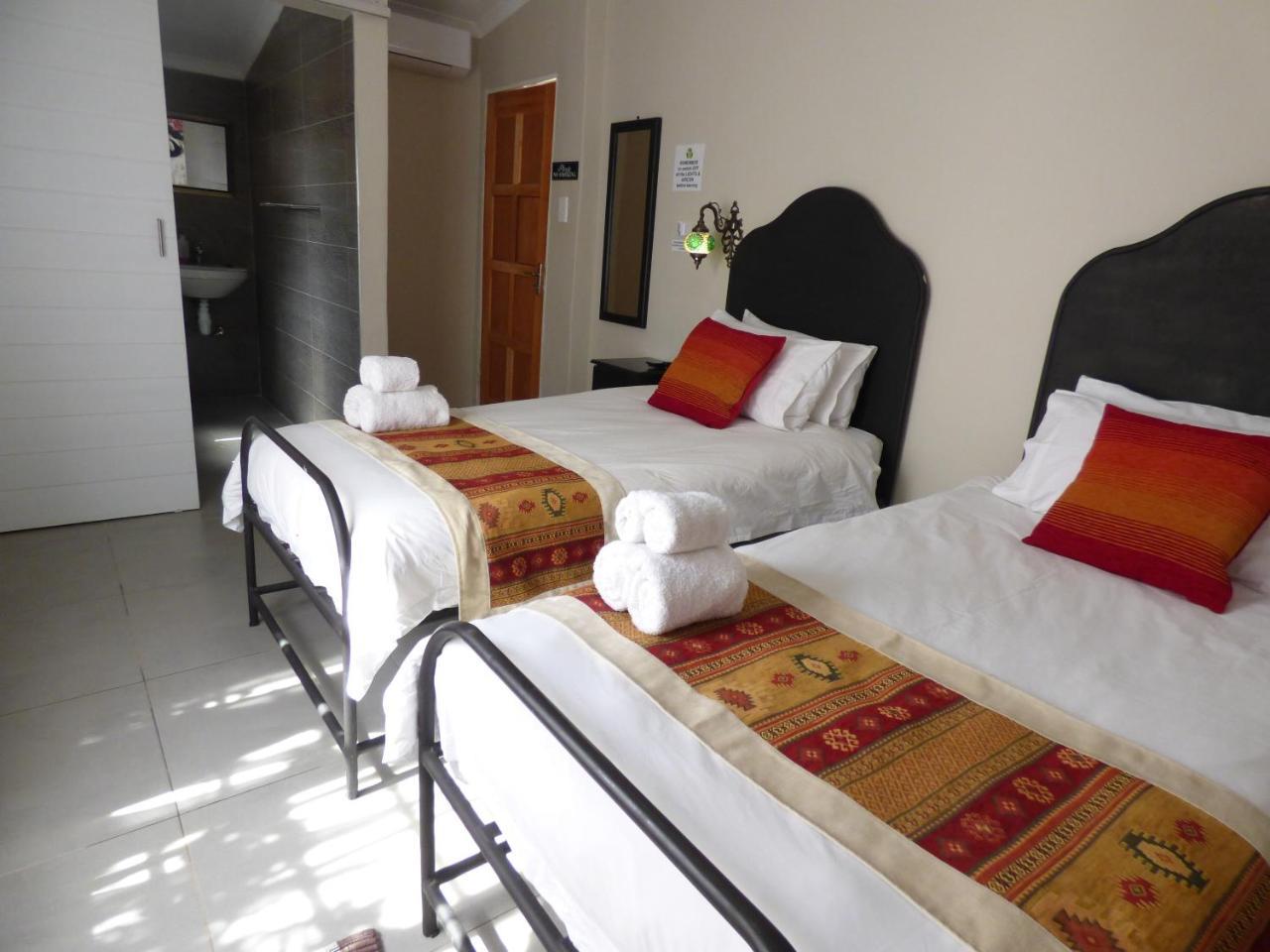 Villa Africa Guesthouse Цумеб Екстер'єр фото