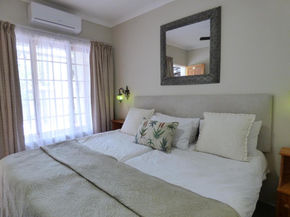 Villa Africa Guesthouse Цумеб Екстер'єр фото